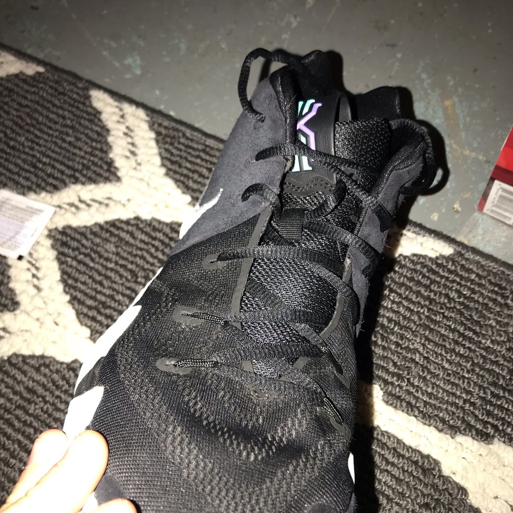 Kyrie 4 - Picture 3 of 6